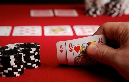 La “teoria del gioco perfetto” nel poker