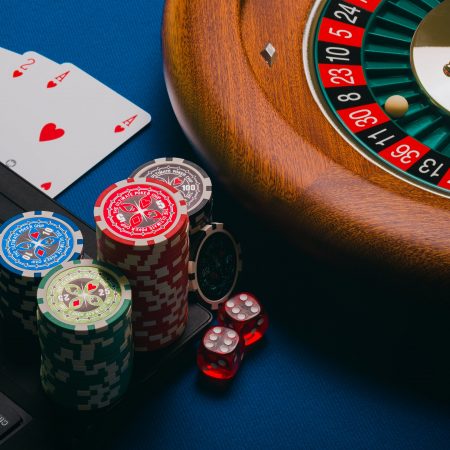 Il fascino del poker tramite gli occhi e le parole dei professionisti