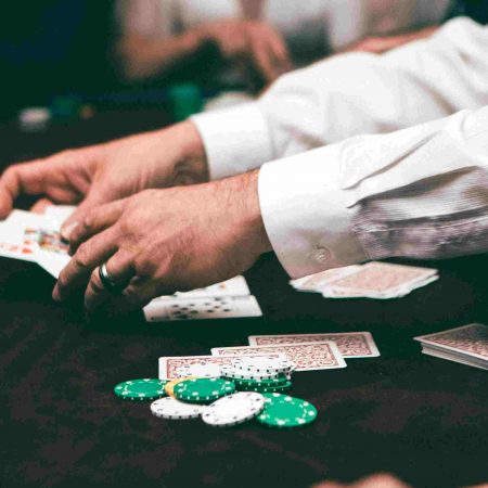 Cosa è vietato fare in un torneo di poker, linee guida ed etichetta