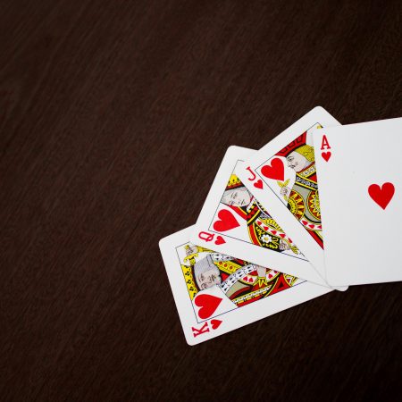 Il poker online può sostituire quello fisico?