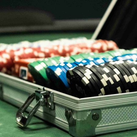 Poker, chi lo regolamente in Italia?