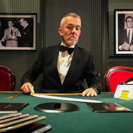 Croupier nel poker, come diventarlo