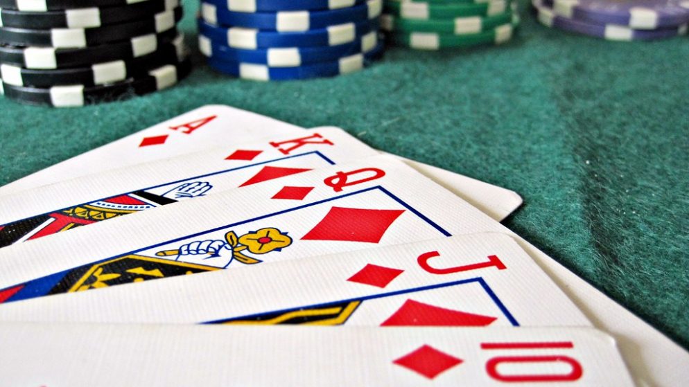 Rimborsi record per giocatori olandesi: l’avvocato Loonstein sfida con successo poker e casinò online