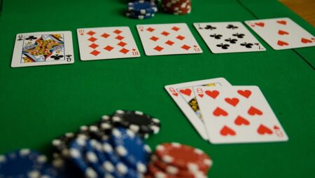 Le Differenze tra l’Inizio e il Presente del Poker: Un Viaggio nel Tempo