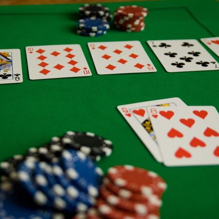 Le Differenze tra l’Inizio e il Presente del Poker: Un Viaggio nel Tempo