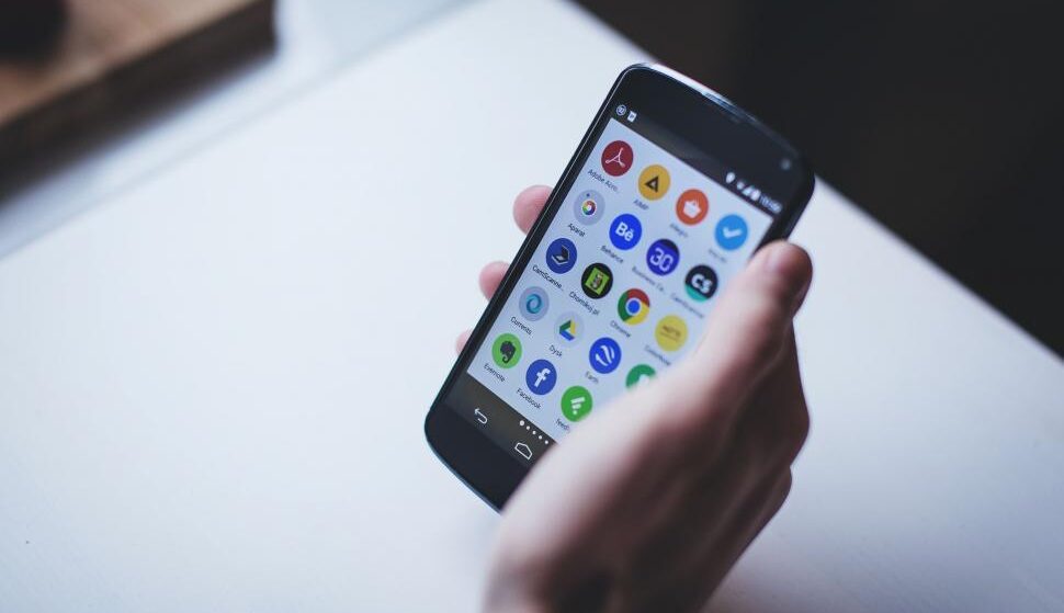 Si può usare lo smartphone sui tavoli da poker?