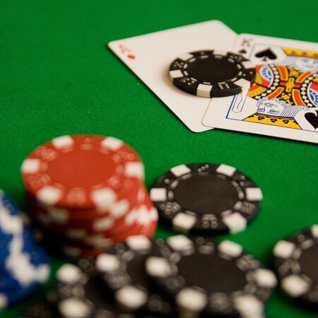 Come si Sviluppa un Sito di Poker: Dall’Idea al Tavolo Virtuale