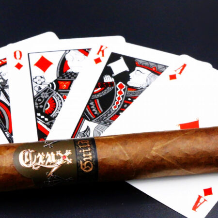 Quando la Moda Incontra il Poker: Gli Stilisti che Hanno Trovato Ispirazione nel Gioco d’Azzardo