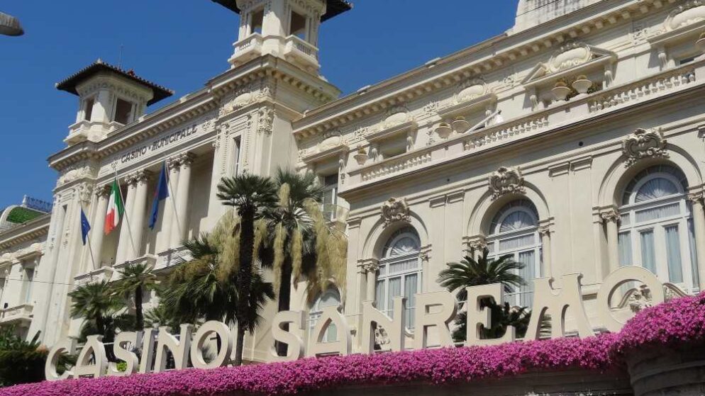 Gli Italiani e la Passione per i Casinò: Tra Tradizione e Intrattenimento