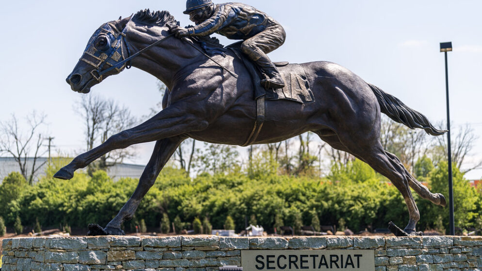 Il Cavallo Più Veloce della Storia: La Leggenda di Secretariat