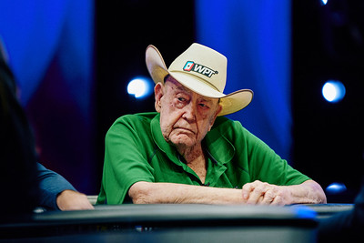 I Momenti Epici nel Mondo del Poker: Grandi Imprese e Colpi di Scena