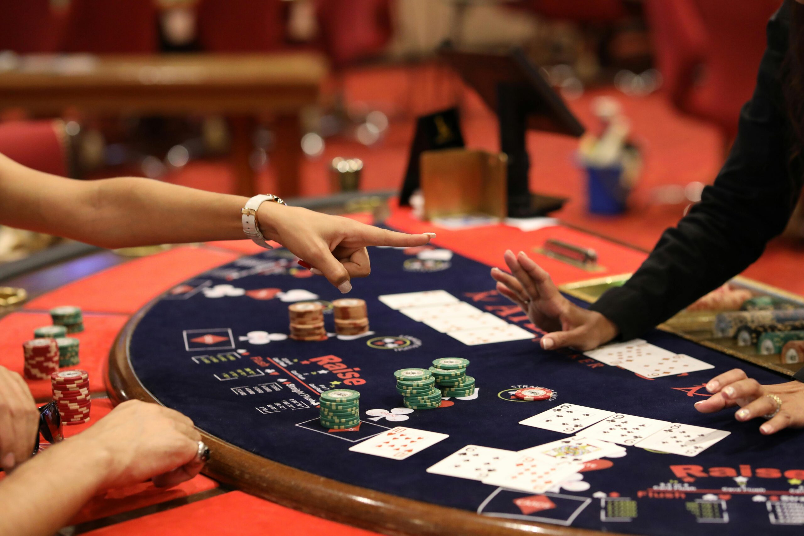 I Segreti dei Più Grandi Campioni di Poker: Come Raggiungere l’Eccellenza al Tavolo Verde