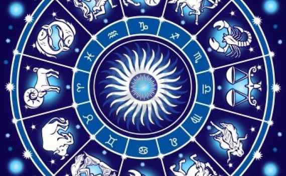 Poker & Astrologia: Il Tuo Segno Zodiacale Influenza il Tuo Stile di Gioco?